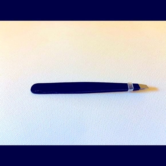 2/$20 • Giorgio Armani Angled Tweezers - Picture 3 of 3